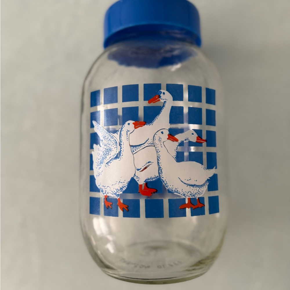 Vintage Carlton Glass 3L goose storage container jar
